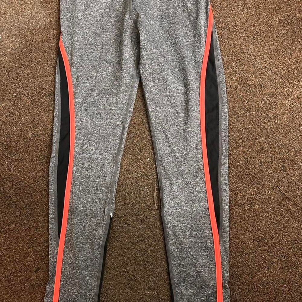 Hot-kiss Women's Grey Leggings